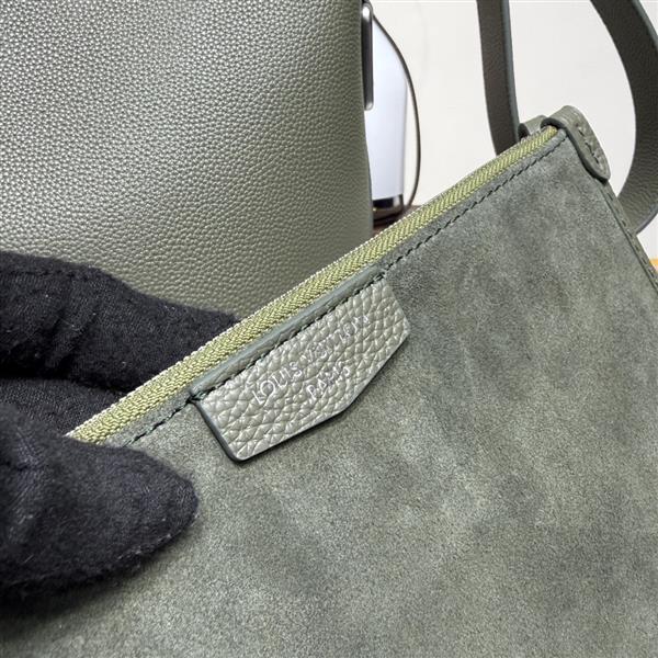 2026120181651585 270